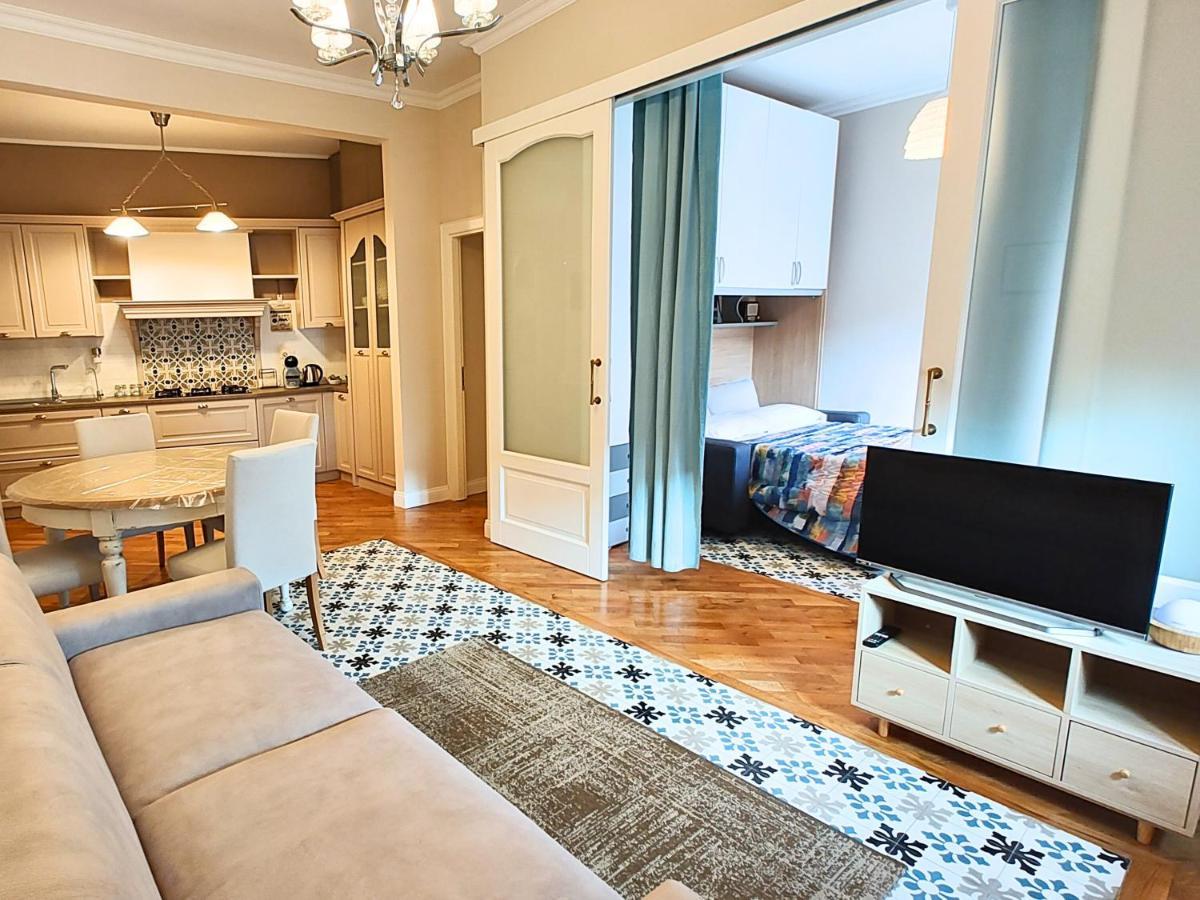 Luxury Apartment By Palazzo Senesi Rome Luaran gambar